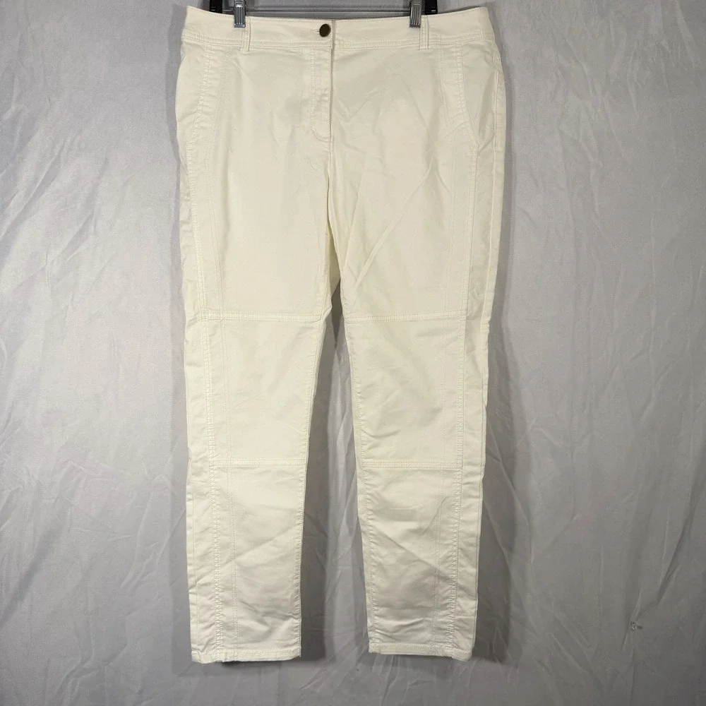 chicos stretch tapered jeans Size 25 Cream White Tapered Knee Hemmed Style Pants